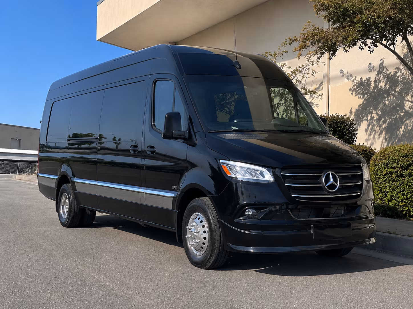 Fort Lee Airport Shuttle & Transportation party bus exterior