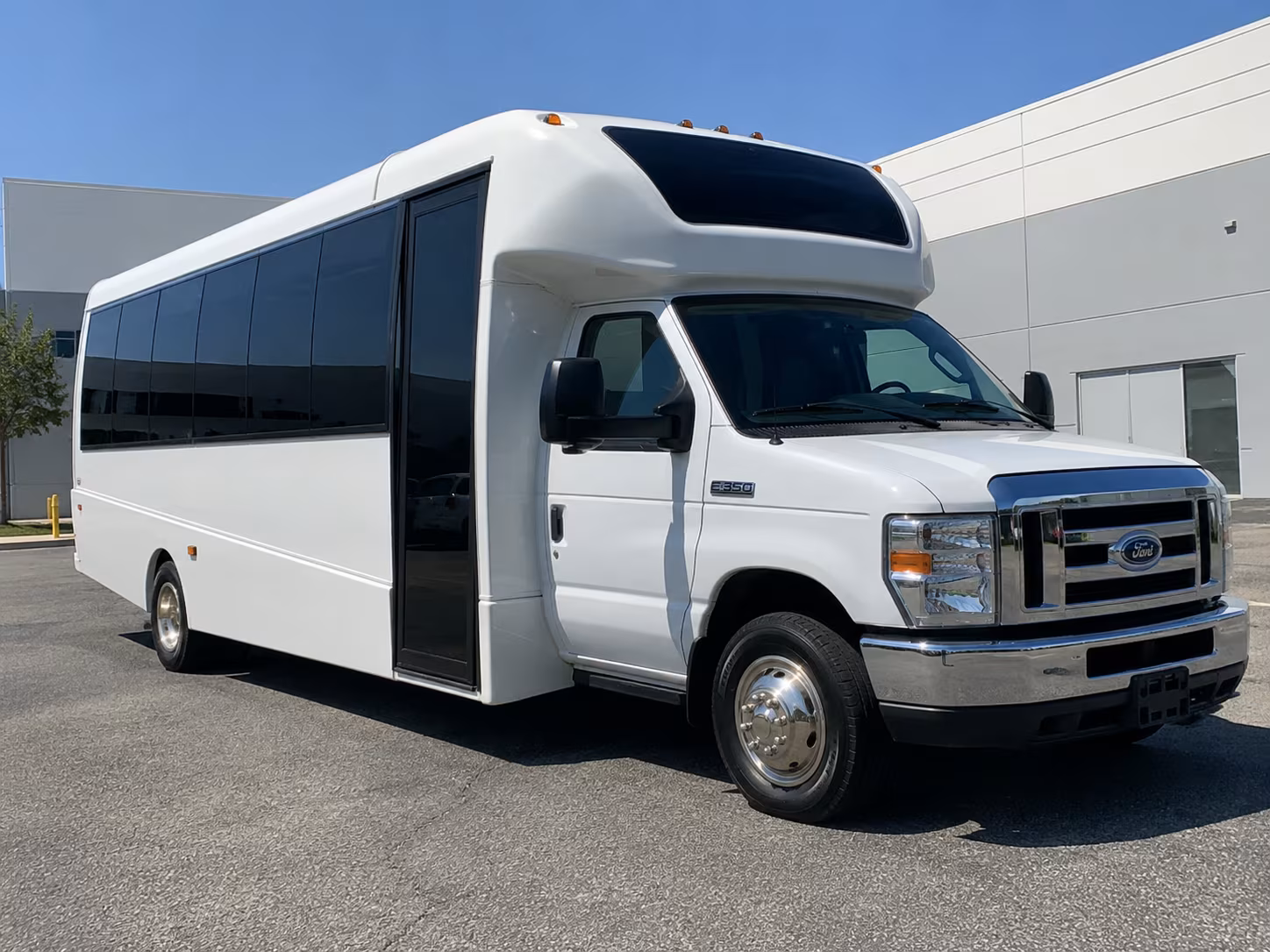 Fort Lee Airport Shuttle & Transportation party bus exterior