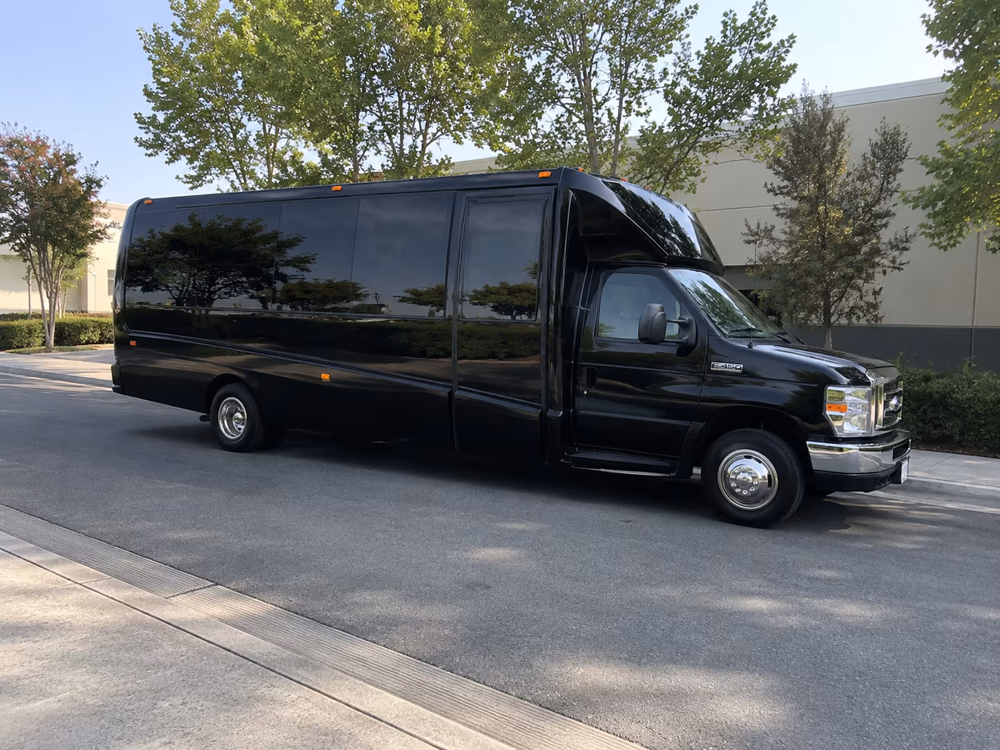 Fort Lee Birthday, Sweet 16, & Quinceañera Party Bus Rentals